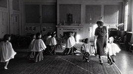 choir children marching